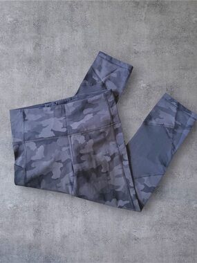 Lululemon Camo Crop Leggings Gray Black Size 6